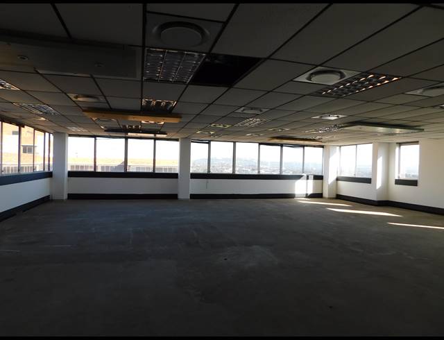3,514M² OFFICE TO LET IN FERNDALE